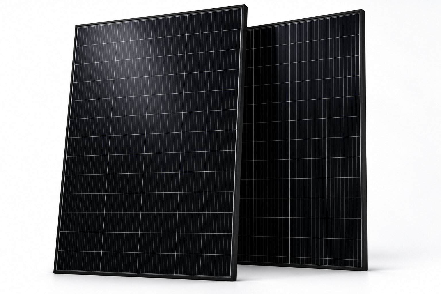 Due pannelli fotovoltaici da 445 W per kit da balcone